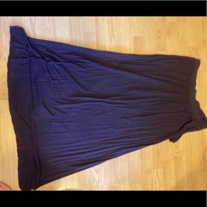 Size large maroon maxi skirt